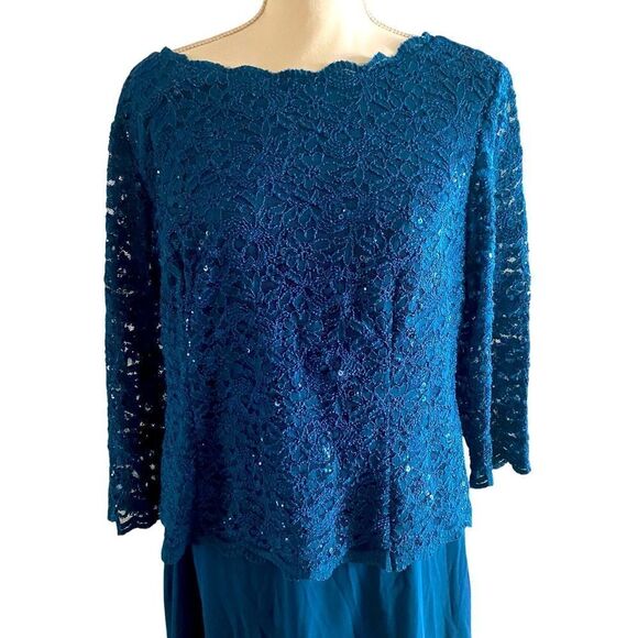 Alex Lace Evening Gown Dress Size 14W NWT - Picture 4 of 12